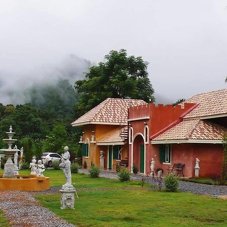 Cinque Terre Resort Thong Pha Phum Buitenkant foto