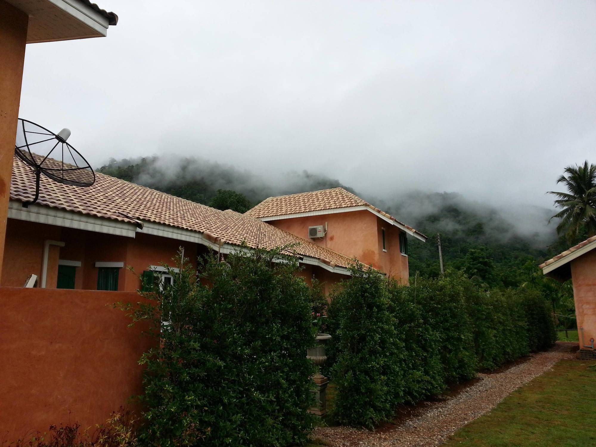 Cinque Terre Resort Thong Pha Phum Buitenkant foto
